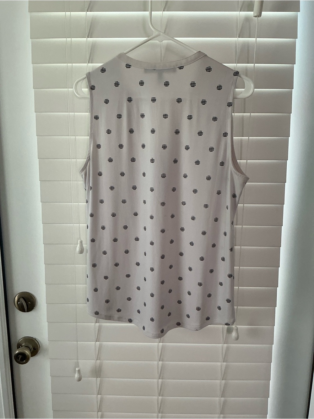 White House Black Market White Sleeveless Dot Houndstooth Shell - Picture 3 of 8